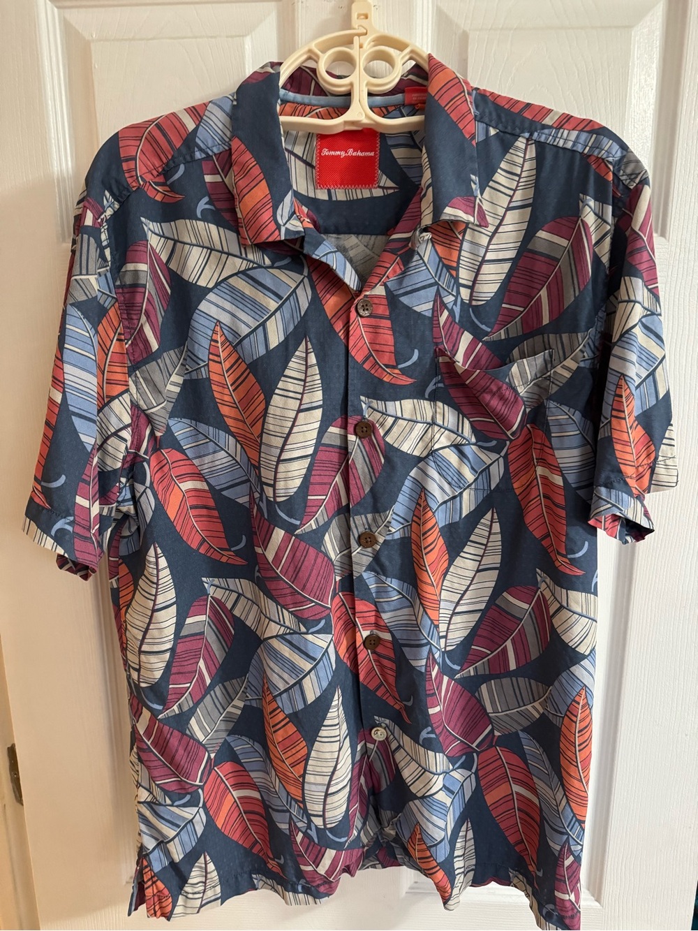 Tommy Bahama 100% Silk Tropical Leaf Button Front Top Women’s Large